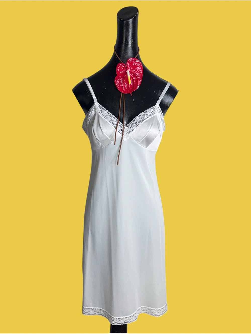 Vanity Fair white lace trim slip